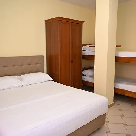 Hotel Emes