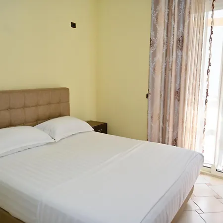 Emes Hotel