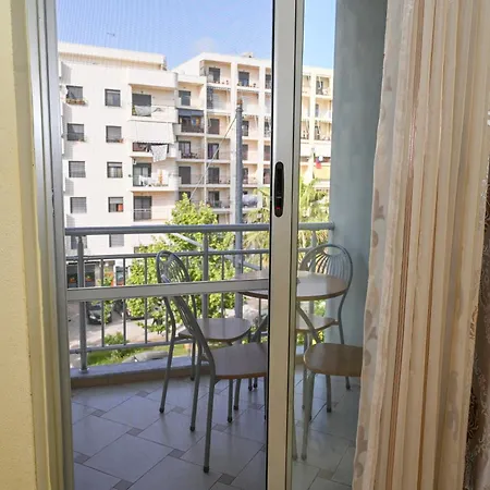 Emes Hotel 3*