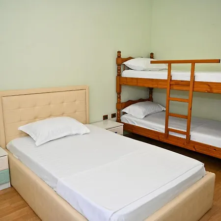 Hotel Emes