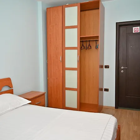 Hotel Emes 3*