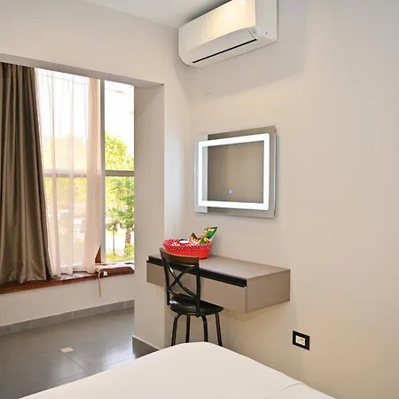 Hotel Emes