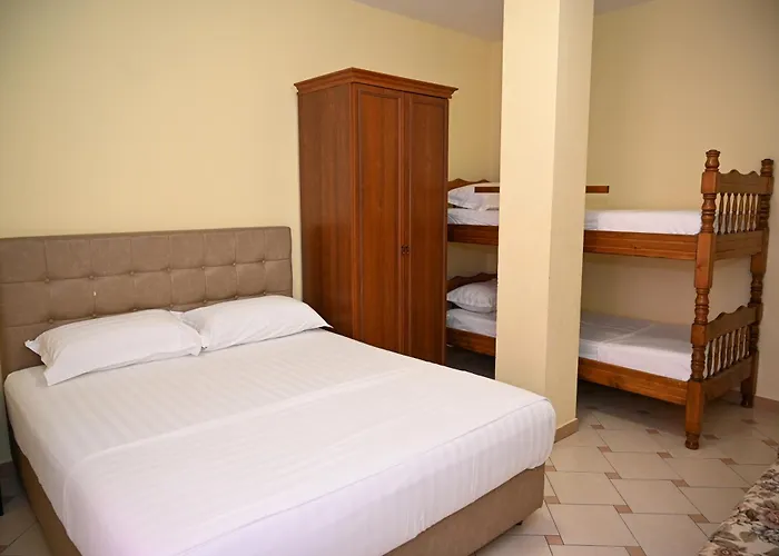 Hotel Emes